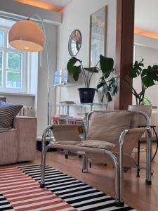 Old Town Gem, Mid-Century Style Netflix, Games