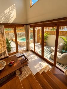 Ona Villa