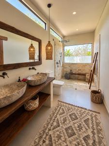 Ona Villa