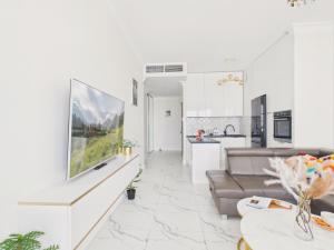 Kasprzaka 29 Panoramic City View with AC & Parking by Solarento