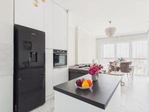 Kasprzaka 29 Panoramic City View with AC & Parking by Solarento