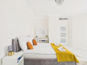 Kasprzaka 29 Panoramic City View with AC & Parking by Solarento