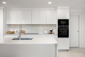 Evergreen Luxury Sea Views by Alfresco Stays