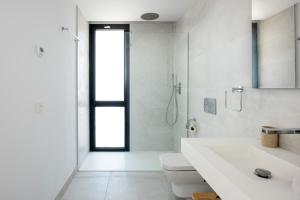 Evergreen Luxury Sea Views by Alfresco Stays