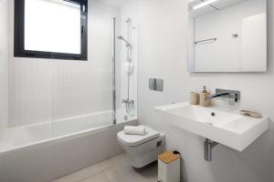 Evergreen Luxury Sea Views by Alfresco Stays