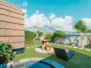Tegal Bamboo Cottages & Private Hot Spring