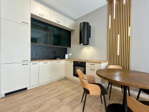 Czysta 4 Signature Apartments by BookingHost