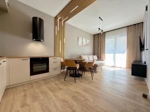 Czysta 4 Signature Apartments by BookingHost