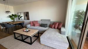 Luxury 2BR Golf & Spa Apt La Cala Hills