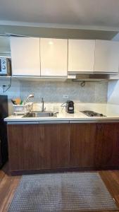 Makati 1BR High Floor Balcony & City View