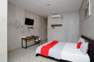 RedDoorz Syariah near Lombok Epicentrum Mall
