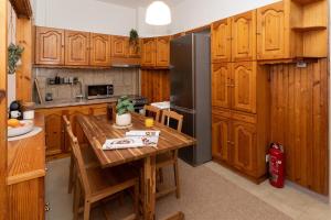 City Charm - Stylish 3BR