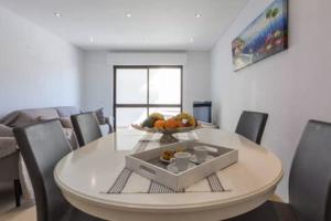 New Apt, walk-to-beach, F3, Pool