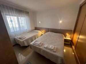 New Apt, walk-to-beach, F3, Pool