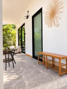 Azure Bungalow - Sea View - Beach Access