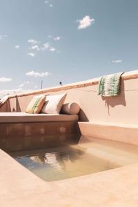 Hidden boutique Riad - heated rooftop plunge pool