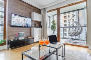 Velvet Platinum - Apartament 2 pokojowy z parkingiem - Warszawa Centrum