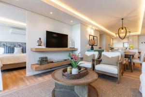 The Mira Hermanus Stylish Jacuzzi Haven
