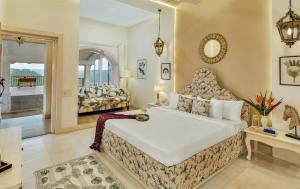 ELIVAAS Signature Junglebrooke 8 Room Pet-Friendly Cottage Estate With Swimming Pool, Forest View, In-House Restaurant & Landscaped Lawn