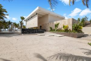 XpuHa Paradise 3BR Priv Pool BeachClub included