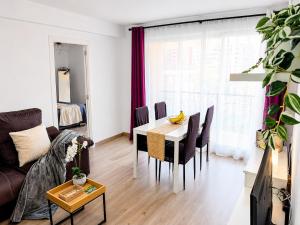 Spacious and comfortable with balcony in Valencia