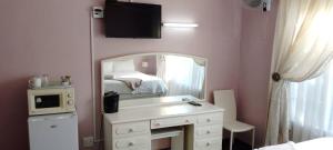 Alexandra Bed Breakfast Room 6
