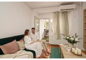 Modern Decebal Studio near Metro