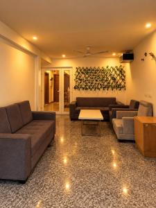 Niviora- Cozy 1 BHK near Galleria market & IFFCO Metro, DLF Phase 4