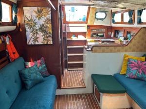 Sailboat RAVER
