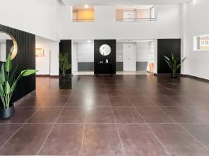 Oceana Suites Serrano