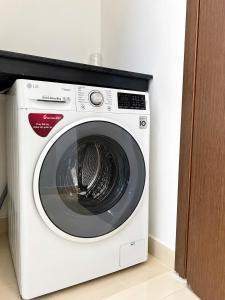 Junie House - 2BR 2BA - Downtown SG