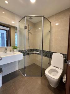 Junie House - 2BR 2BA - Downtown SG