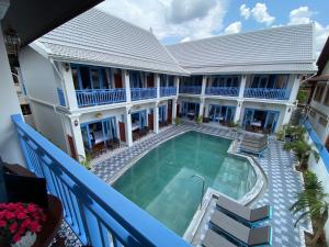New Century Hotel & Travel