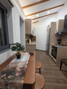 Sissys Stone Apartments