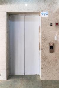 SeyniKe Radiums 2BR Apartment - Nyali - AC, WiFi - Parking