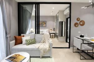 Legendary 1BR Pool Access Private Terrace