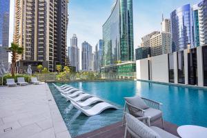 Chic Studio in Business Bay, Canal & City Views, Gym, Pool