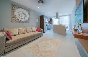 IT Residences 205 - 1BR Condo, Rooftop Pool