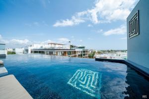 IT Residences 205 - 1BR Condo, Rooftop Pool