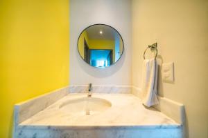 Singular Joy #203 - 1BR Rooftop Pool & Ocean View
