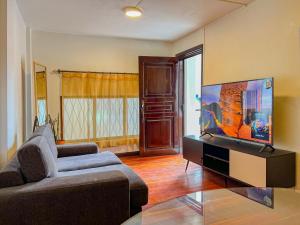 Colonial Retreat in Cuenca by the Tomebamba
