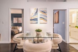 Cozy 2BR City Retreat Steps to Lake & Park