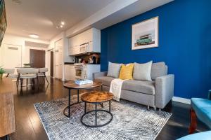 Cozy 2BR City Retreat Steps to Lake & Park