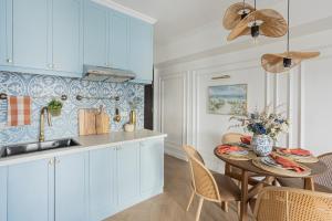 Lux French-Coastal 2BR Cebu IT Park City Center