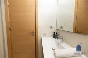 Prestigia 2BR Pool Escape By MERAT HOME