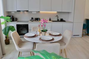 UNO Brand New AC Apartment in City Center