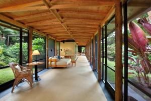 The Falls at Reeds Island: Luxury Waterfall Oasis
