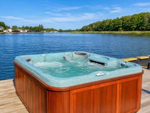 Charming Dziwnów House with a jacuzzi