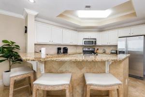 The Oasis 2405 formerly Phoenix West II 2405 condo