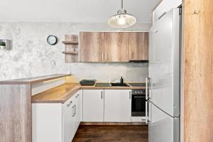 Kopisto Riverside Chic Apartment by BookibgHost